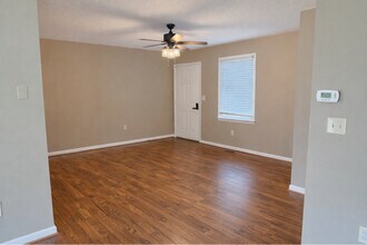 109 Watzel Ln, Unit C5 in Hendersonville, NC - Building Photo - Building Photo