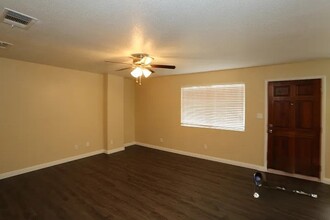 1624 Burningwood Ln in Las Vegas, NV - Building Photo - Building Photo