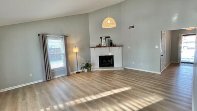 209 Hutchins Dr in Georgetown, KY - Building Photo - Building Photo