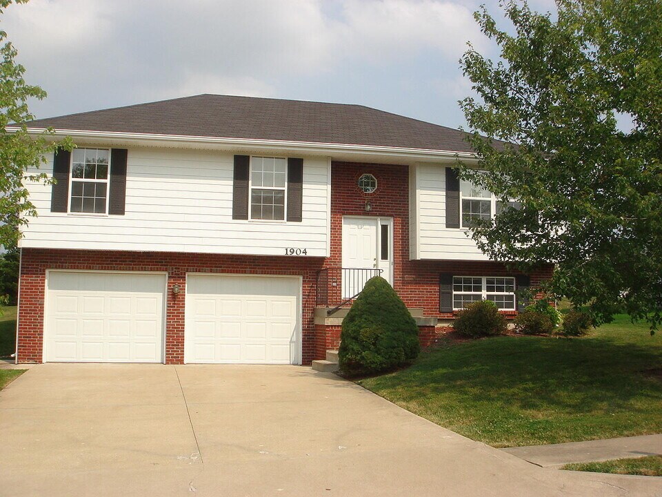 1904 Mayberry Dr in Columbia, MO - Building Photo