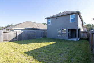 376 N Meadows Dr in Willis, TX - Building Photo - Building Photo