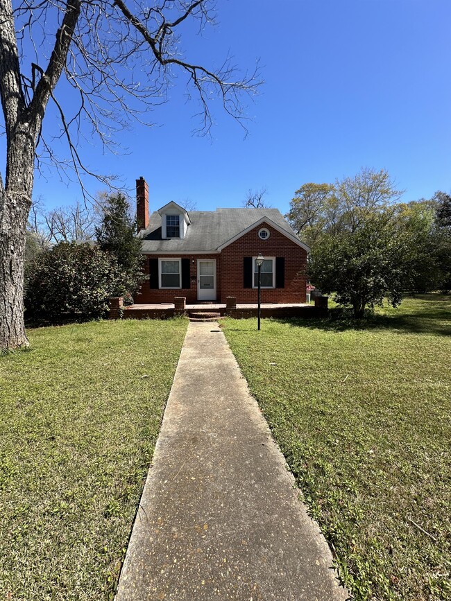 property at 912 Hancock Dr