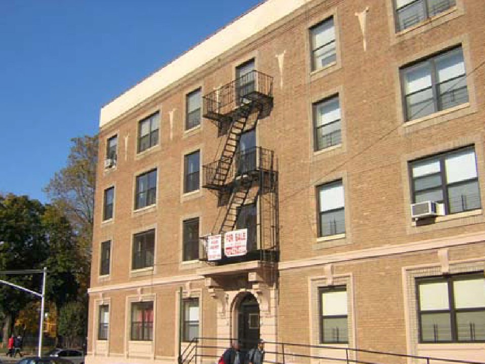 599-607 Greene Ave in Brooklyn, NY - Foto de edificio