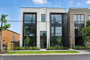 1304 S Ashland Ave in Chicago, IL - Building Photo