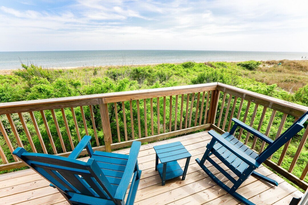 1424 E Ocean View Ave in Norfolk, VA - Foto de edificio