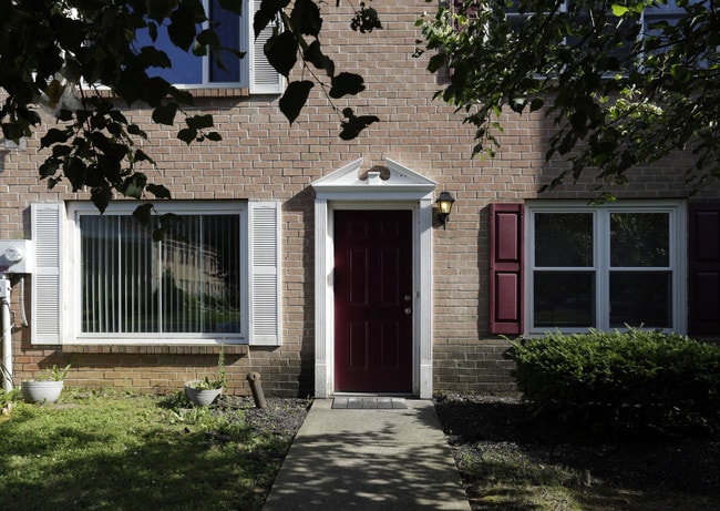 River Walk Townhomes in Bethlehem, PA - Foto de edificio - Building Photo