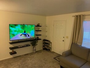 3936 S 2300 E in Holladay, UT - Foto de edificio - Building Photo