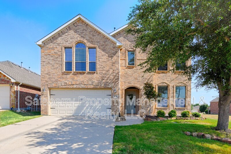 3909 Sunnygate Dr in Roanoke, TX - Foto de edificio