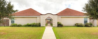 107 S Ridge Ln in San Juan, TX - Building Photo