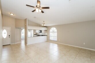 7921 Hathaway Dr in New Port Richey, FL - Building Photo - Building Photo