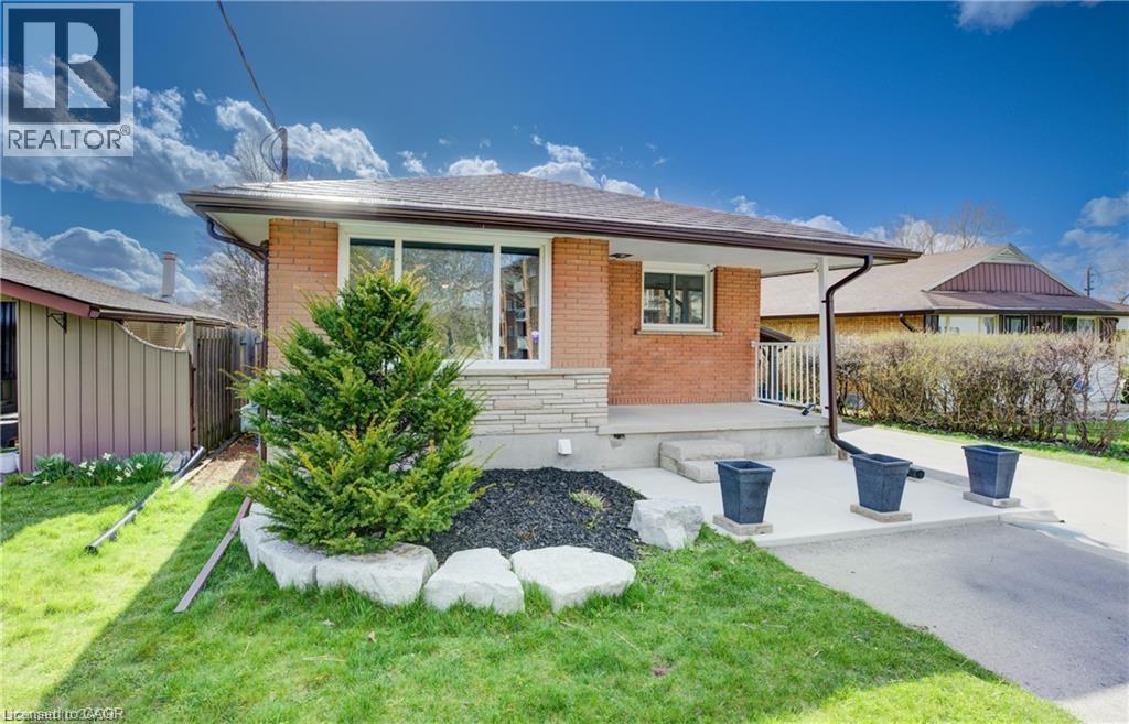 31 Weichel St in Kitchener, ON - Building Photo