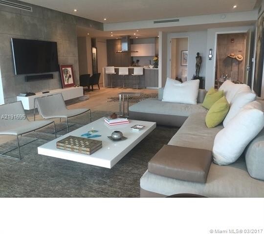 350 Ocean Dr-Unit -304N in Key Biscayne, FL - Building Photo