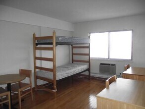 1110 Commonwealth Ave in Boston, MA - Foto de edificio - Building Photo