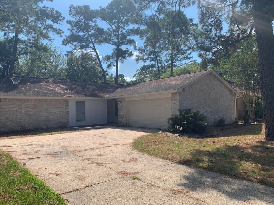 1111 Jack Block Ct in Crosby, TX - Building Photo