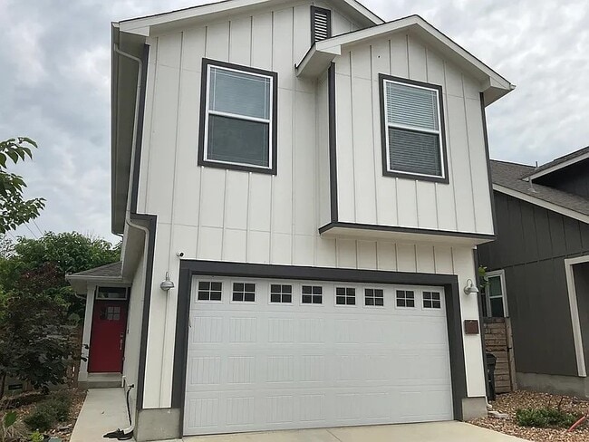 property at 1511 E Sandalwood Ln