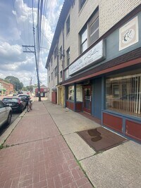 2905 Glenmore Ave photo'