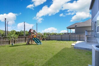311 Floating Feather in San Antonio, TX - Building Photo - Building Photo