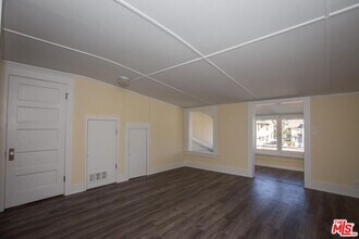 1075 1/2 Leighton Ave in Los Angeles, CA - Building Photo - Building Photo