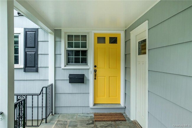 74 Dearborn Ave in Rye, NY - Building Photo - Building Photo