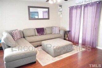 5750 Osprey Cove Dr in Raleigh, NC - Building Photo - Building Photo