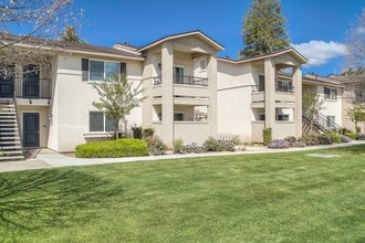 University Plaza in Fresno, CA - Building Photo - Building Photo