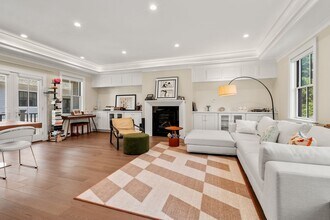 180 Adams St in Newton, MA - Building Photo - Building Photo