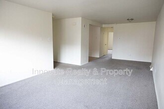 8911 Alton St in Philadelphia, PA - Building Photo - Building Photo