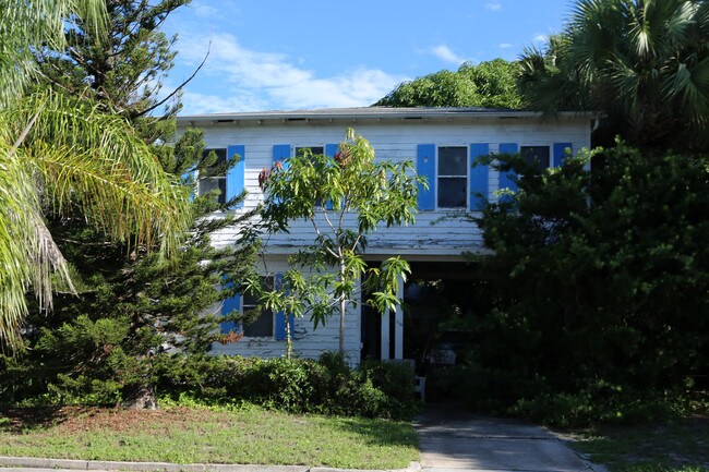 215 Edgewood Dr in West Palm Beach, FL - Foto de edificio - Building Photo