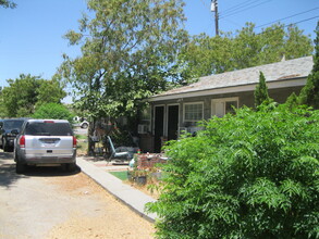 7901 Sierra Ave in Fontana, CA - Building Photo - Building Photo