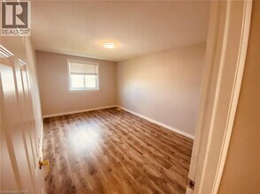 668 Butternut Ave in Waterloo, ON - Building Photo - Building Photo