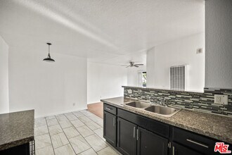 412 Coronado Terrace in Los Angeles, CA - Building Photo - Building Photo