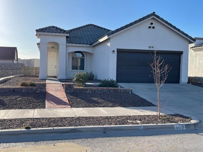 809 Chillington Rd in Horizon City, TX - Building Photo - Building Photo