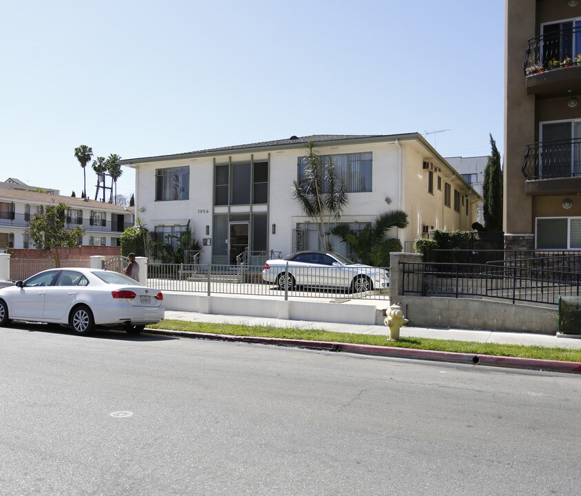 3956 Ingraham St in Los Angeles, CA - Foto de edificio
