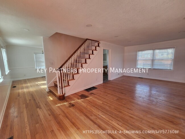 318 E 68th St in Kansas City, MO - Building Photo - Building Photo