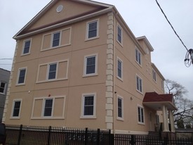 14 E Sandford Blvd Apartments