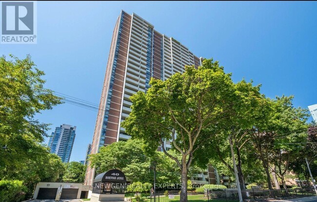 708-740 HOMEWOOD Ave in Toronto, ON - Building Photo - Building Photo