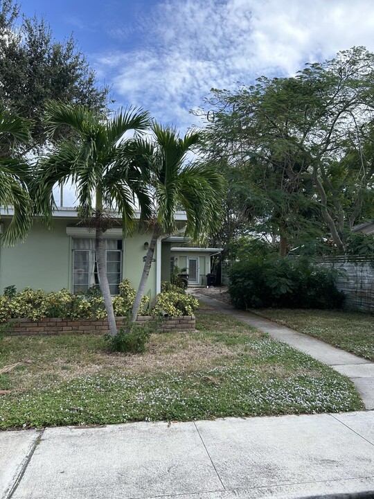 214 S Palmway in Lake Worth, FL - Building Photo