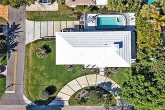 1673 Bel Air Ave in Pompano Beach, FL - Foto de edificio - Building Photo