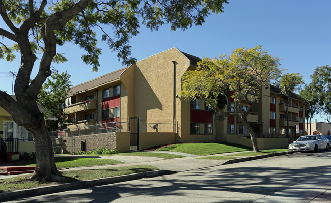 Western Gardens in Los Angeles, CA - Building Photo - Building Photo