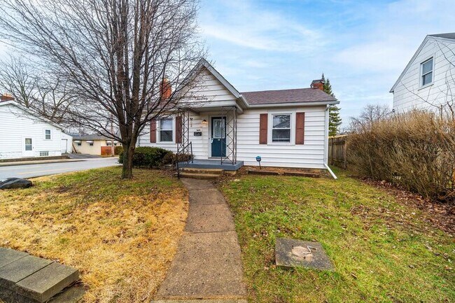 property at 748 S Warren Ave