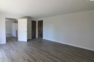 500 S Buchanan Pl in Kennewick, WA - Foto de edificio - Building Photo