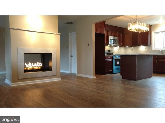 17 5th Ave in Cherry Hill Township, NJ - Building Photo - Building Photo