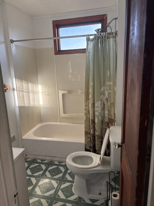 87 Dempster St, Unit Upper in Buffalo, NY - Building Photo