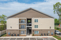 Westbrook Apartments in Burlington, NC - Building Photo - Building Photo