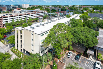 Bee Street in Charleston, SC - Building Photo - Building Photo