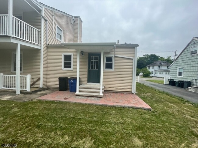 395 Ringwood Ave in Wanaque, NJ - Building Photo - Building Photo