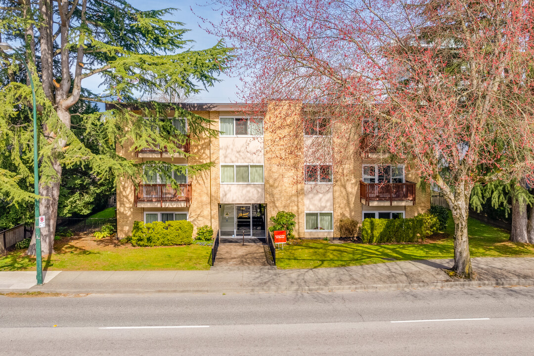 Shamrock Manor in Vancouver, BC - Building Photo