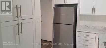 945-945 Simcoe St N in Oshawa, ON - Building Photo - Building Photo