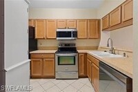 8142 Pacific Beach Dr in Ft. Myers, FL - Building Photo - Building Photo