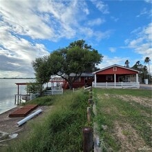 26 Lago Vista Dr in Edcouch, TX - Building Photo - Building Photo
